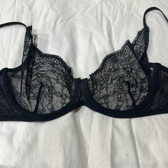 HUNKEMÖLLER Isabelle Lace Underwire Demi Bra - Picture 9 of 10